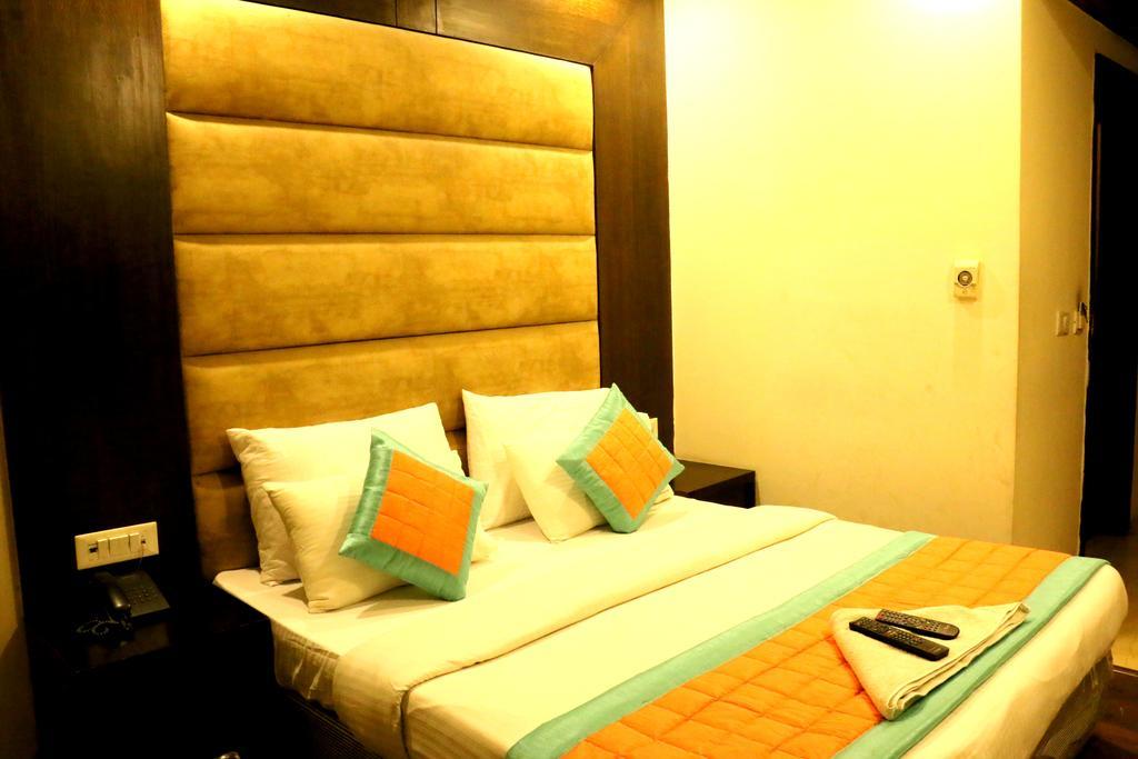 Hotel Benz International Δελχί Εξωτερικό φωτογραφία
