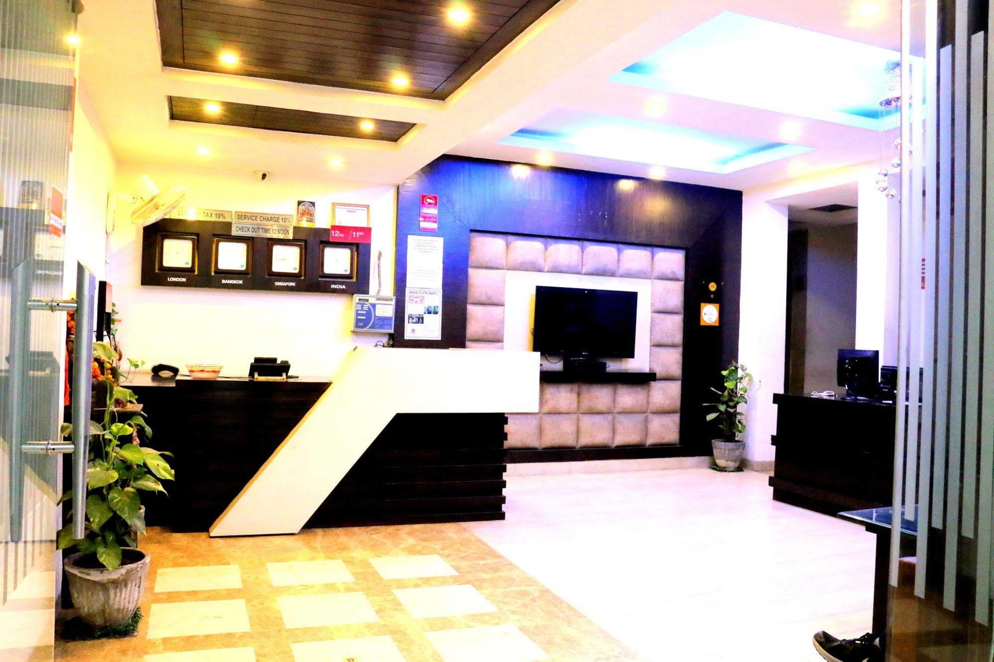 Hotel Benz International Δελχί Εξωτερικό φωτογραφία